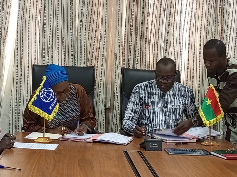  Project financing and programs: World Bank and Burkina Faso sign three loan agreements worth 276 billion CFA francs 